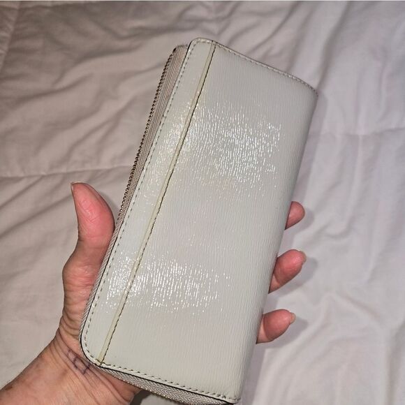 Kate Spade Ligth Gray And Silvet Wristlet - Picture 5 of 13